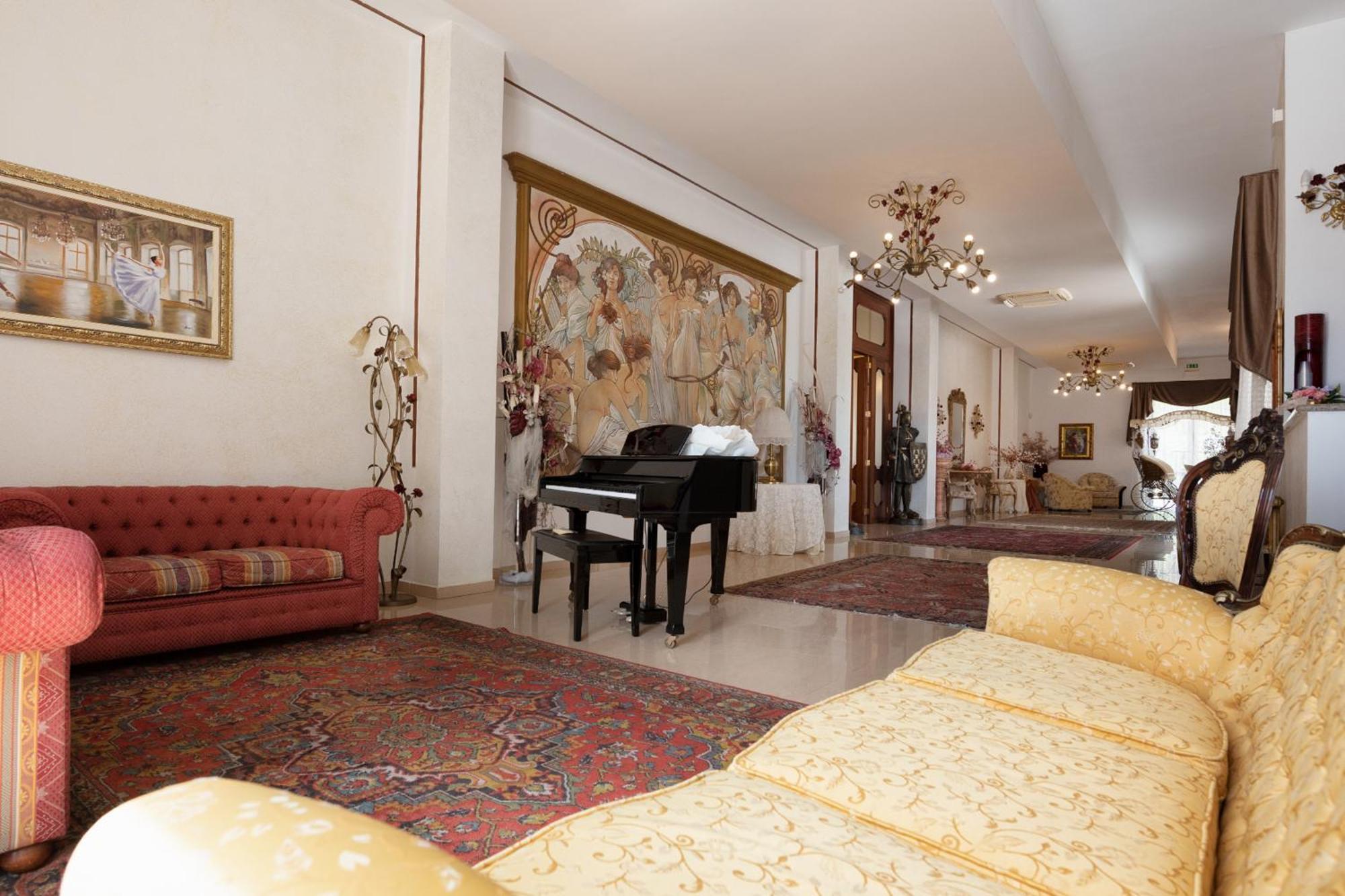 Hotel Le Muse Carpignano Salentino Exteriör bild