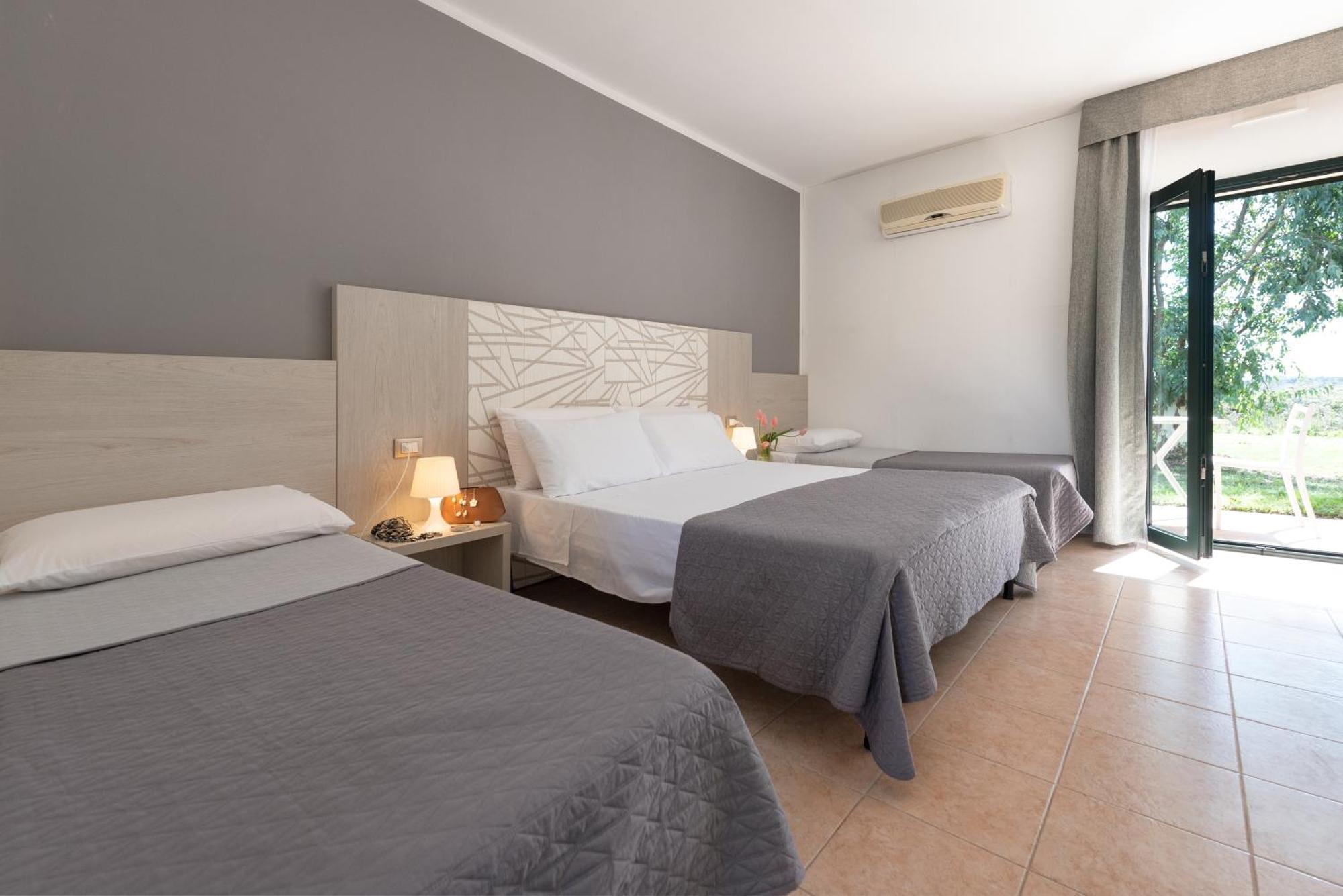 Hotel Le Muse Carpignano Salentino Exteriör bild