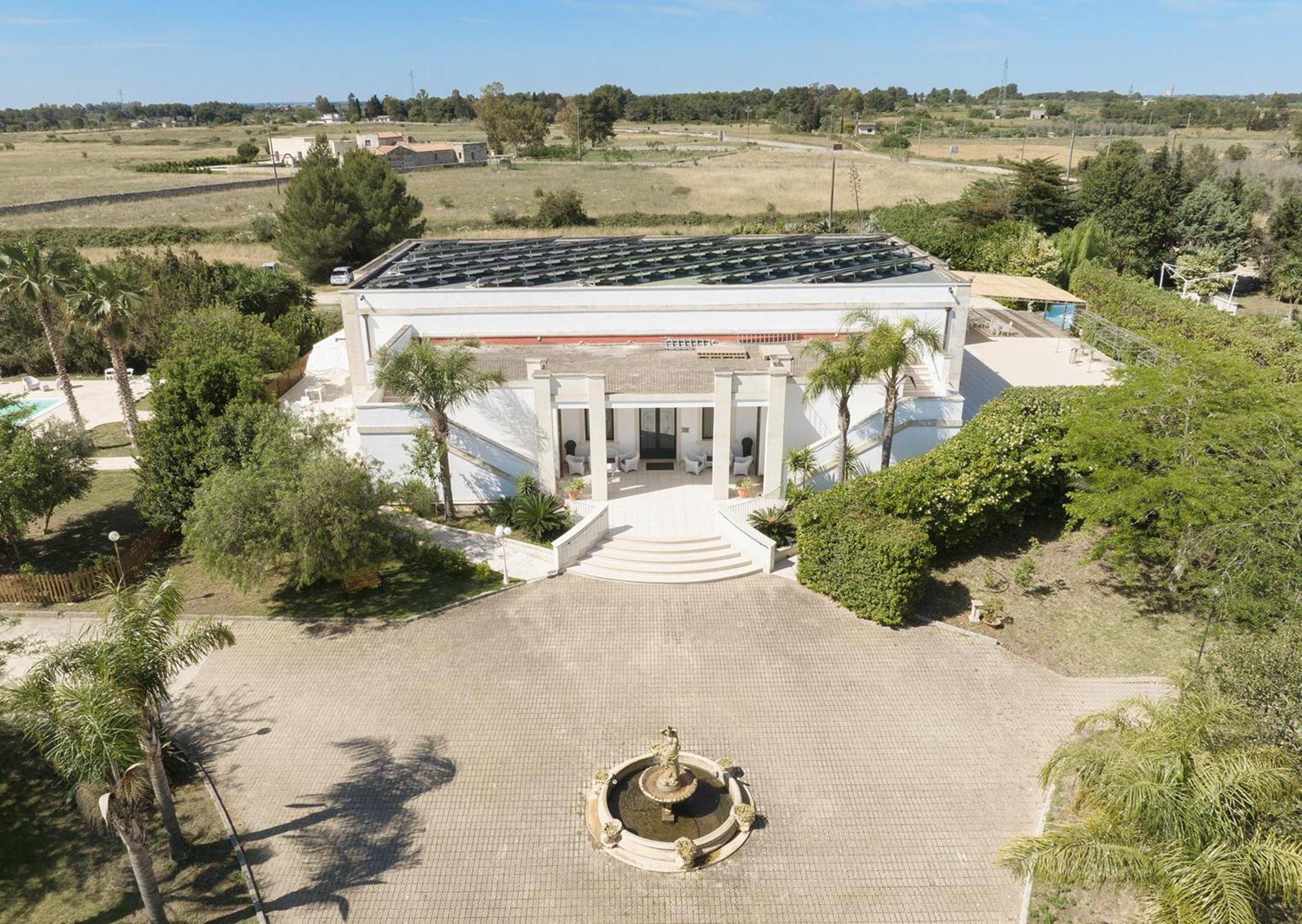 Hotel Le Muse Carpignano Salentino Exteriör bild