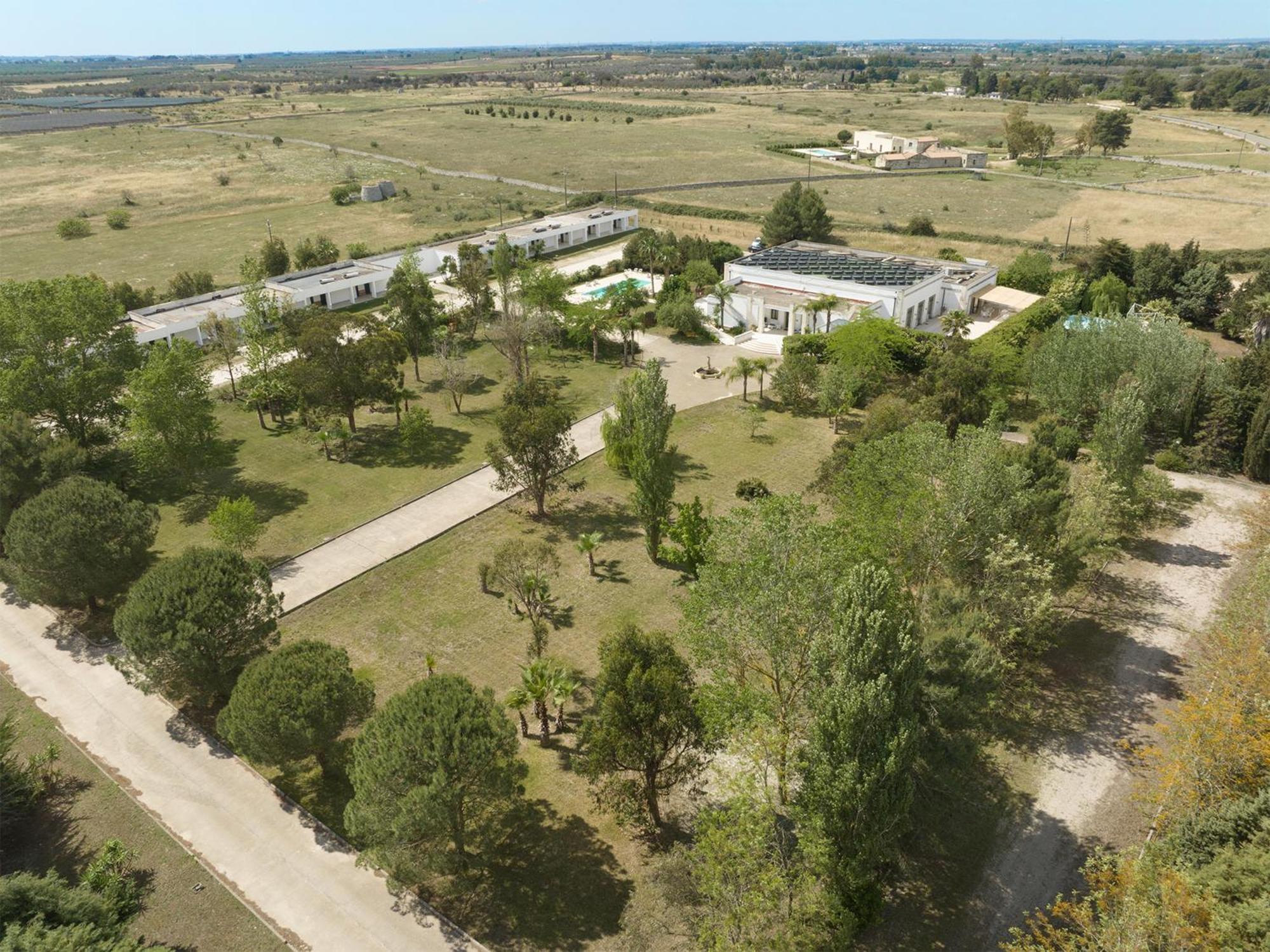 Hotel Le Muse Carpignano Salentino Exteriör bild